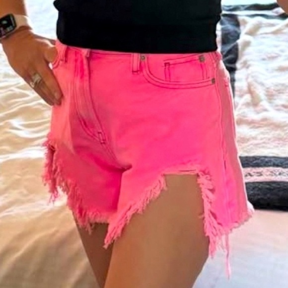 Urban Outfitters A line  Pink Distressed Denim Shorts, size 25 - Picture 4 of 5